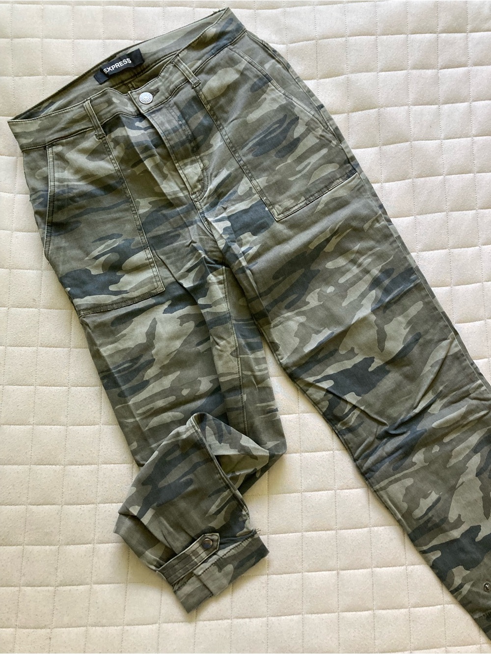 Express Women’s Olive Green Camo Cargo Pants